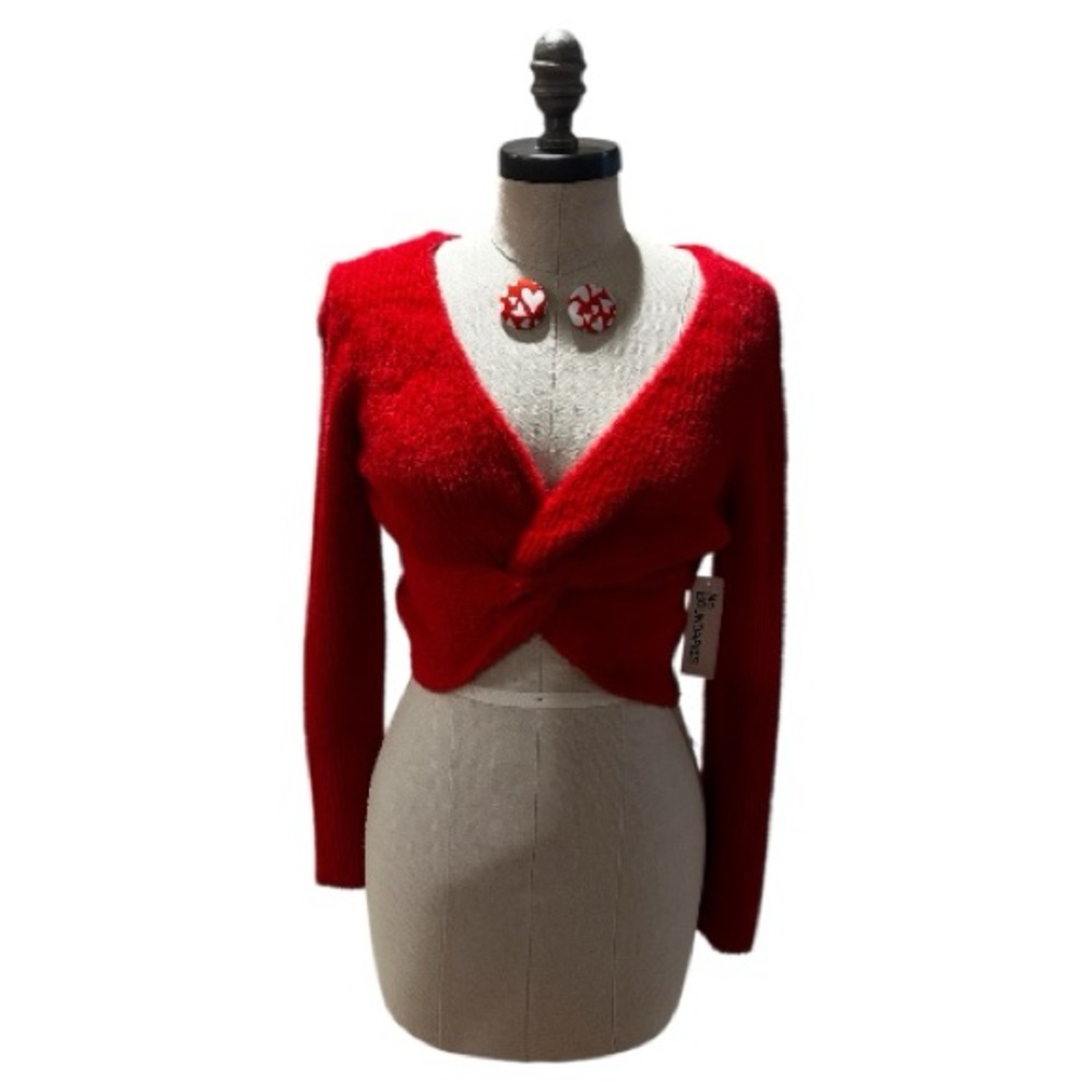 No Boundaries V-Neck Red Women's Sweater Size 12-14 NWT Comes with earring